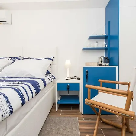 Blue Old Navy By Adex Travel Bed & Breakfast 4*