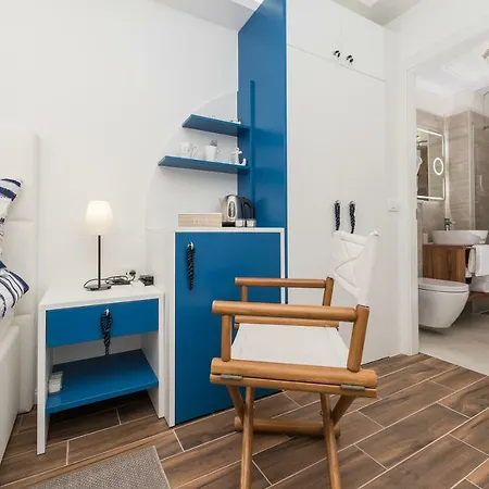 Blue Old Navy By Adex Travel Bed & Breakfast 4*